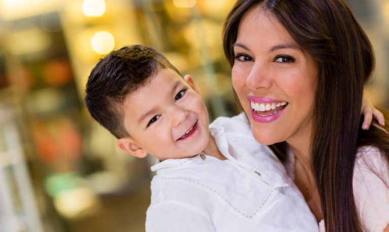 eine Alleinerziehende Mutter mit Kind