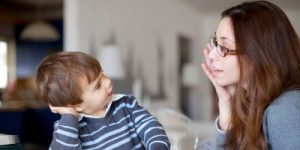 Anzeichen für Sprachverzögerungen bei Vorschulkindern