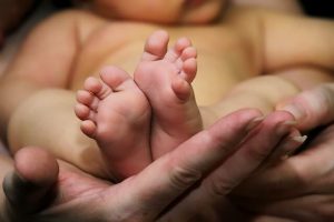Vorteile der Känguru-Methode für Babys