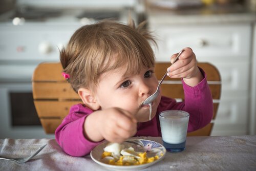 Baby Joghurt geben