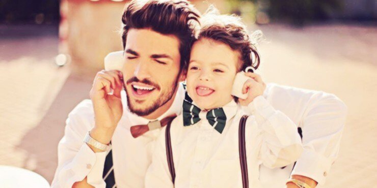 Moderne Väter kümmern sich um ihre Kinder