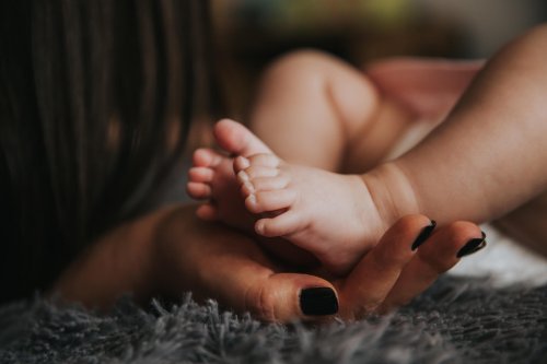 Tipps für das erste Kind: Babyfüße