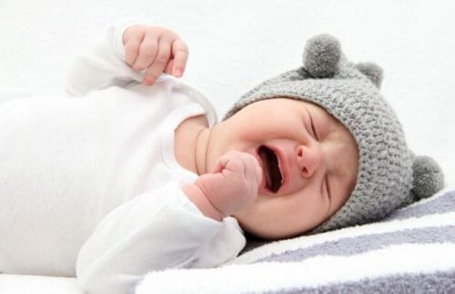 Warum Babys im Schlaf weinen