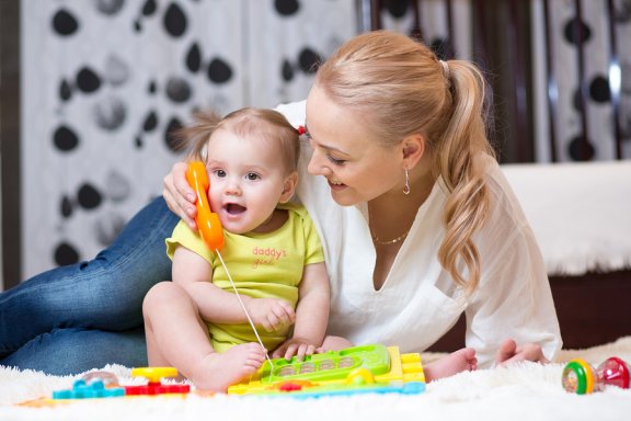 Dein Baby stimulieren, damit es sprechen lernt