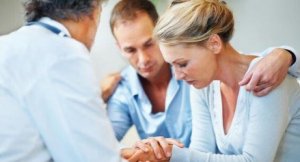 Frau nach Fehlgeburt