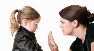 Wie erziehe ich ein indiskretes Kind?