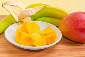 Löffel-Rezepte für Babys von 6 bis 9 Monaten: Mango-Bananen-Püree