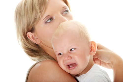 Es gibt viele Tricks, wenn dein Baby immer auf dem Arm bleiben will