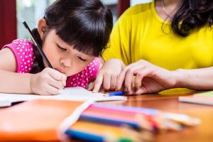 Hilf deinem Kind, seine Schrift zu verbessern! 5 Tipps