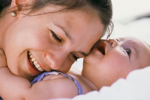 7 wortlose Arten, deinem Kind zu sagen, dass du es liebst