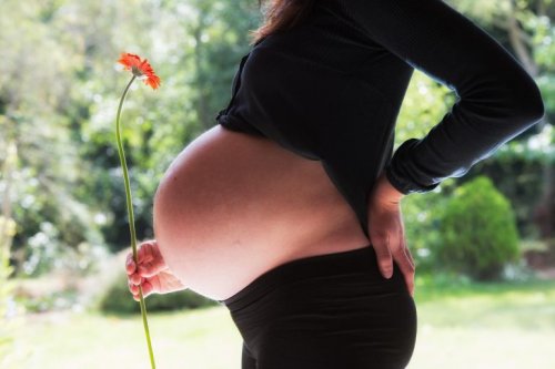 Am Ende der Schwangerschaft, kannst du Heilmittel einsetzen, um die Geburt auf natürliche Weise einzuleiten