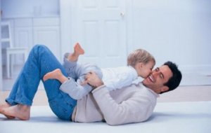 Papa, du bist auch wichtig! Vater mit Kind