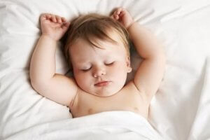 die sozio-emotionele Stimulation eines Babys ist wichtig