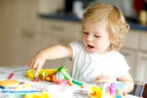 8 Geschicklichkeitsspiele für Zweijährige