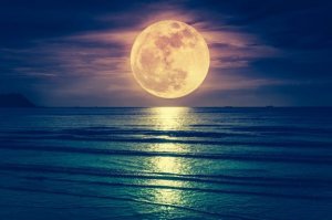 Beeinflusst der Mond die Geburt?