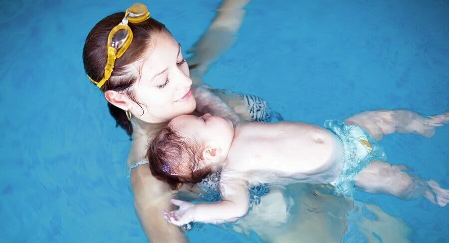 Eltern-Kind-Schwimmen: eine wunderbare Erfahrung