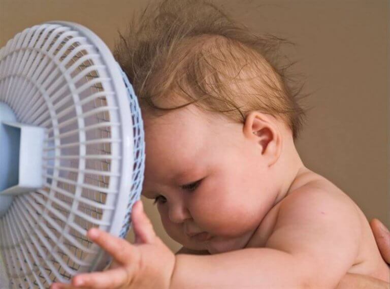 Schütze dein Kind vor Hitze!