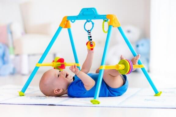 Übungen zur frühzeitigen Stimulation deines Babys
