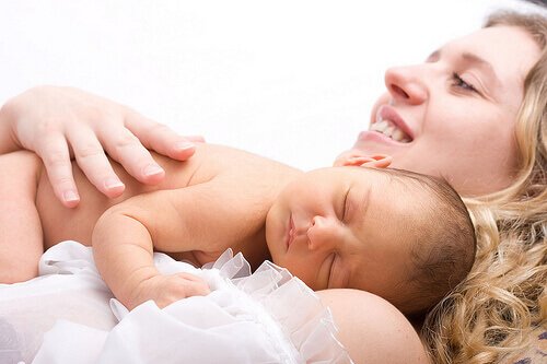 Wähle sinnvolle und nützliche Geschenke für eine neue Mutter