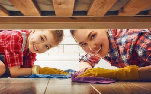 Beziehe deine Kinder und deinen Partner in die Hausarbeit mit ein