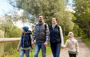 Spaziergänge mit der Familie: Vorteile und Tipps