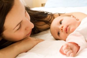 Warum Babys keine Kissen verwenden sollen