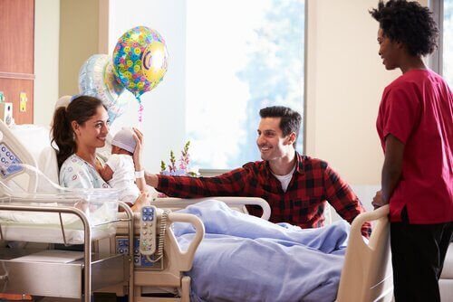 8 Tipps, wenn du ein Neugeborenes im Krankenhaus besuchst