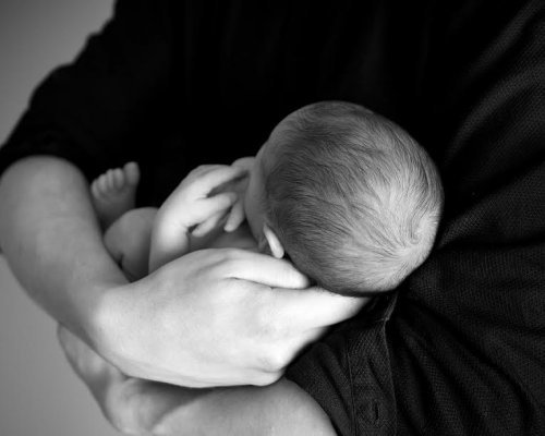 Gar nicht so einfach: Erstlingseltern und ihr Neugeborenes