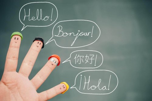 Kinder sprechen mehrere Sprachen.