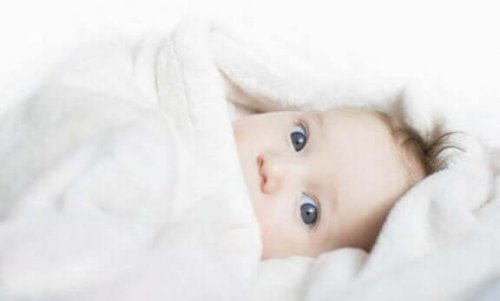 Tipps für neue Eltern: Wie kann ich feststellen, ob meinem Baby kalt ist?
