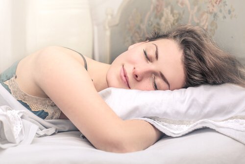 Ein guter Schlaf hilft auch deiner Haut sich zu erholen