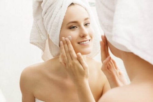 Perfektes Hautbild: 6 Tricks, die deine Haut mit Feuchtigkeit versorgen