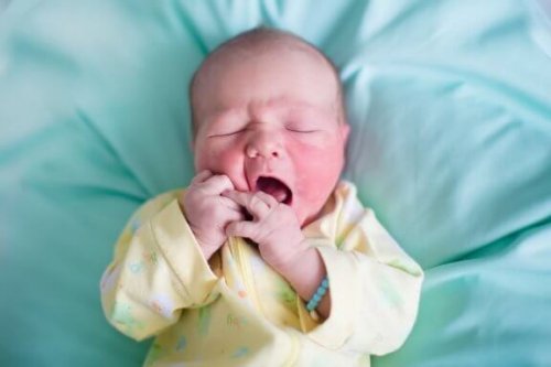 Was sind die Ursachen von schuppiger Haut bei Neugeborenen?