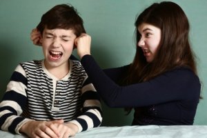 Was tun bei Geschwisterstreit? Nützliche Tipps