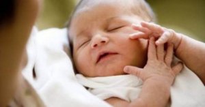 Was lernt ein Neugeborenes in einem Monat?