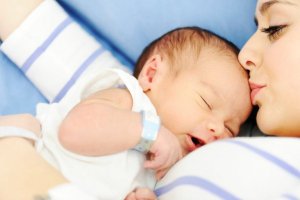 Identifizierung gleich nach der Geburt des Babys