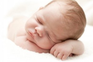 Vorgewölbte oder eingesunkene Fontanelle: Muss ich mir Sorgen machen?