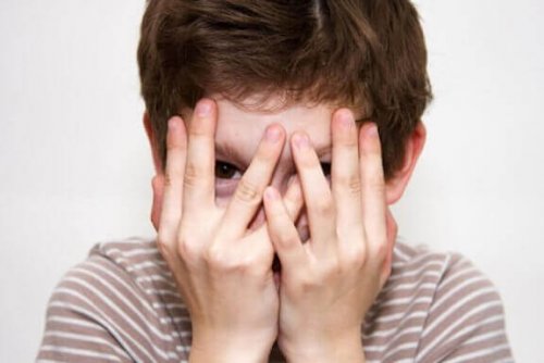 Wenn die Schüchternheit extrem ist, kann dies ein Problem darstellen