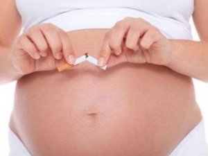 Schwangere-hoert-auf-zu-rauchen