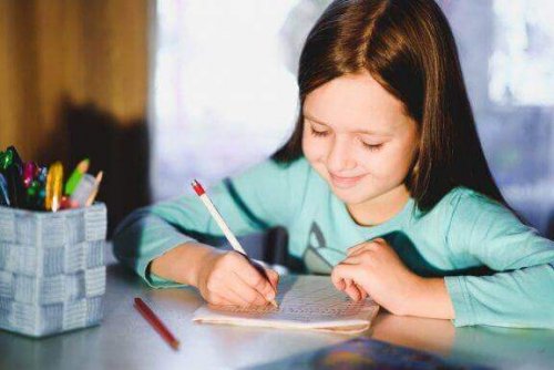 5 Übungen, um die Handschrift von Kindern zu verbessern