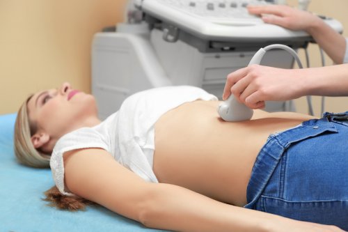 Die intrauterine Wachstumsbeschränkung ein Zustand, der in jedem Stadium der Schwangerschaft auftreten kann.