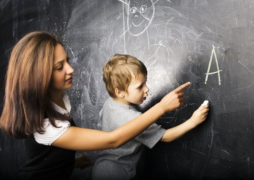 Es gibt verschiedene Methoden, um die Lese- und Schreibfähigkeit zu lehren