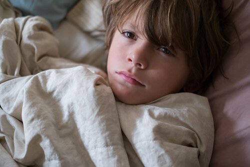 Wenn Kinder Albträume haben, kann dies verschiedene Ursachen haben