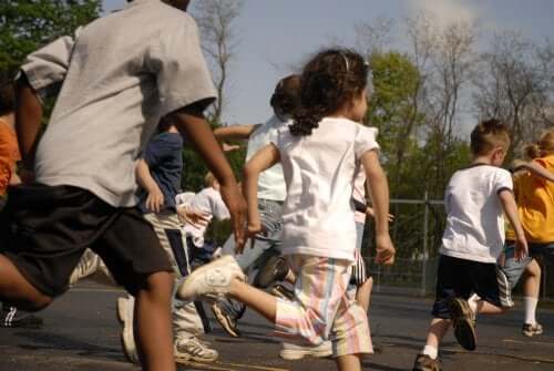 Schule: Ist ein Pausenverbot für Kinder zulässig?
