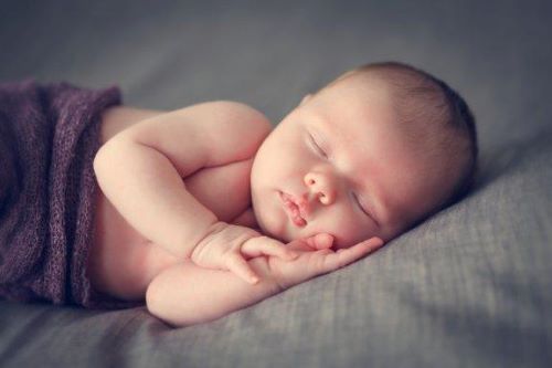 Mit diesen 7 Tricks wird dein Baby die ganze Nacht durchschlafen können