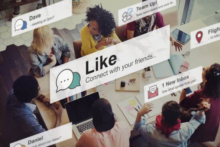 Instagram - Gruppe von Menschen und viele Benachrichtigungen
