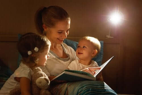 Die Förderung der Lesegewohnheiten in der frühen Kindheit bringt zahlreiche Vorteile mit sich.