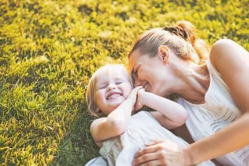 Familien mit nur einem Elternteil – Vater mit seinen Kindern