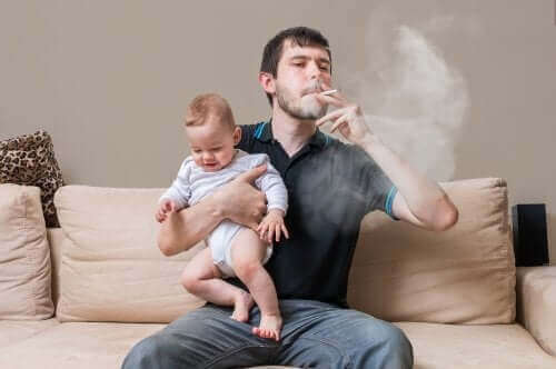 Rauchende Eltern erhöhen das Risiko, das ihre Kinder auch rauchen