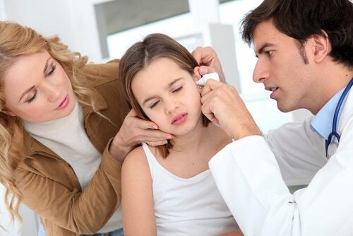 Juckende Ohren bei Kindern: Ursachen und Behandlung